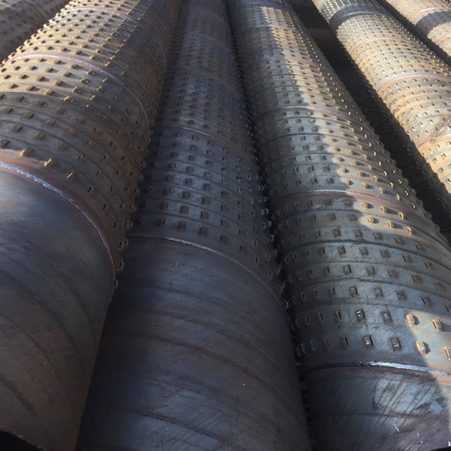 白银孔式滤水管的材质选择